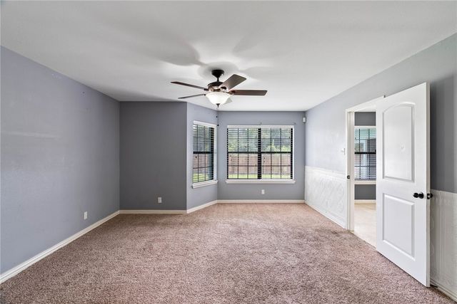 2480 Henrietta Pl, Ingleside, TX 78362