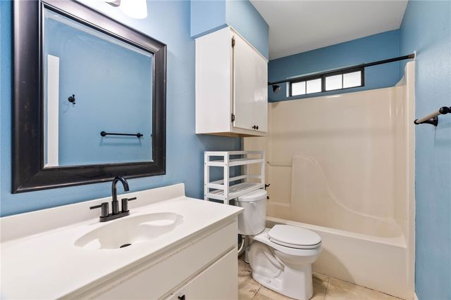 2480 Henrietta Pl, Ingleside, TX 78362