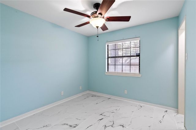 2480 Henrietta Pl, Ingleside, TX 78362