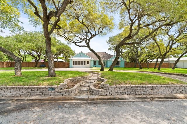 2480 Henrietta Pl, Ingleside, TX 78362