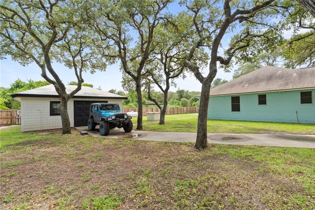 2480 Henrietta Pl, Ingleside, TX 78362