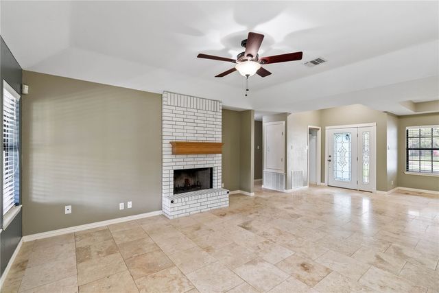 2480 Henrietta Pl, Ingleside, TX 78362