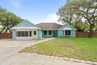 2480 Henrietta Pl, Ingleside, TX 78362
