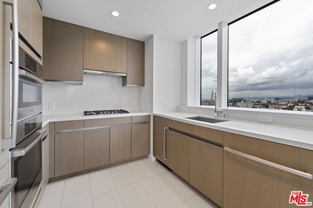 889 Francisco Street 1508, Los Angeles, CA 90017