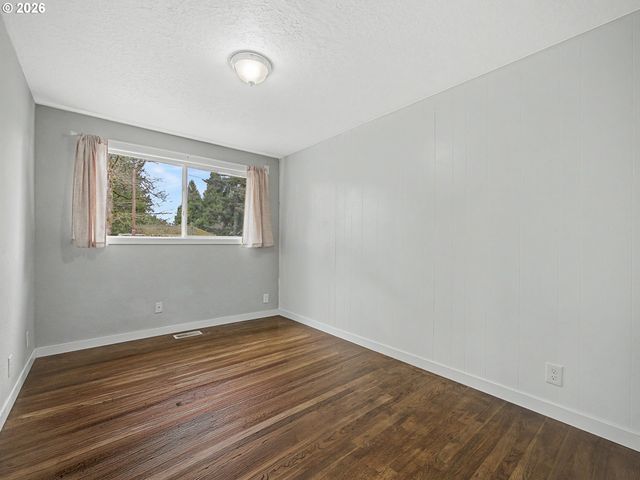 8695 Se ROOTS Rd, Clackamas, OR 97015