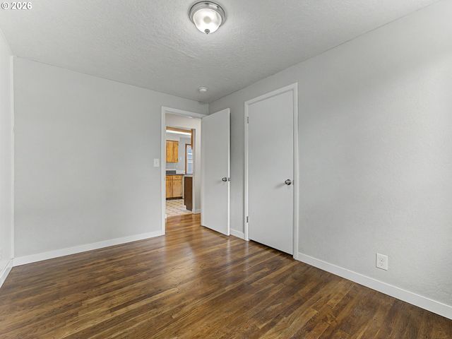 8695 Se ROOTS Rd, Clackamas, OR 97015