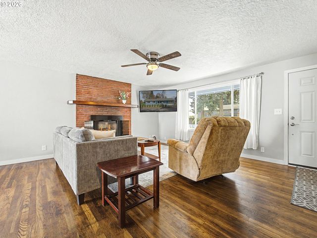 8695 Se ROOTS Rd, Clackamas, OR 97015