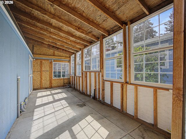 8695 Se ROOTS Rd, Clackamas, OR 97015