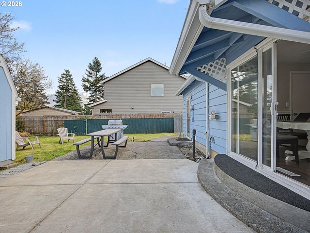 8695 Se ROOTS Rd, Clackamas, OR 97015