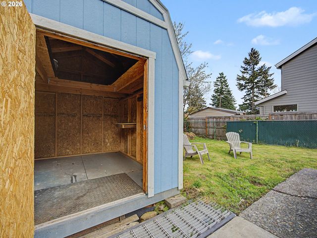 8695 Se ROOTS Rd, Clackamas, OR 97015