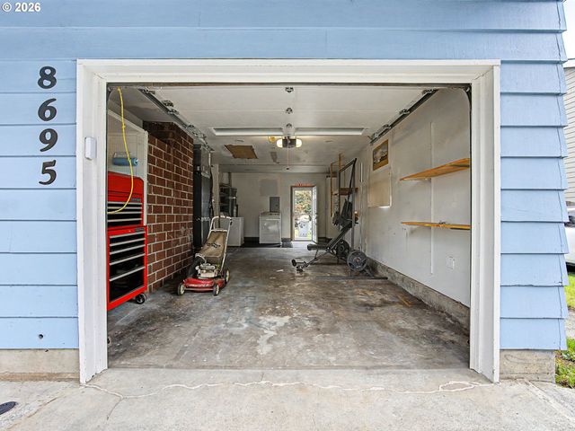 8695 Se ROOTS Rd, Clackamas, OR 97015