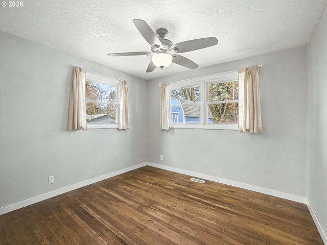 8695 Se ROOTS Rd, Clackamas, OR 97015