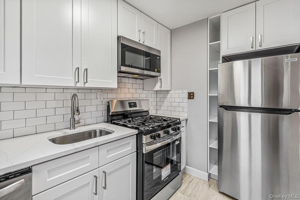 226-29 Manor Rd #2 Upper, Queens Village, NY 11427 — photo 5