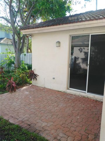 7506 NW 3rd Ct, Plantation, FL 33317