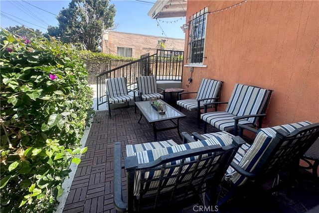 1558 N Kenmore, Los Angeles, CA 90027