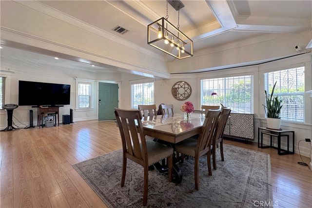 1558 N Kenmore, Los Angeles, CA 90027
