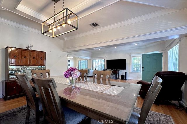 1558 N Kenmore, Los Angeles, CA 90027