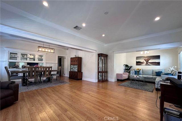 1558 N Kenmore, Los Angeles, CA 90027