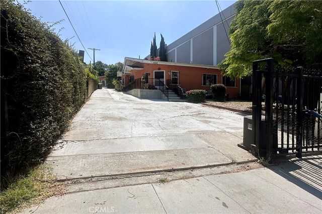 1558 N Kenmore, Los Angeles, CA 90027