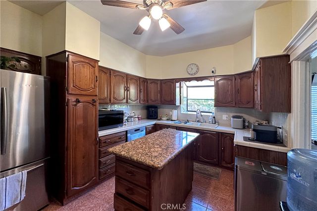 1558 N Kenmore, Los Angeles, CA 90027
