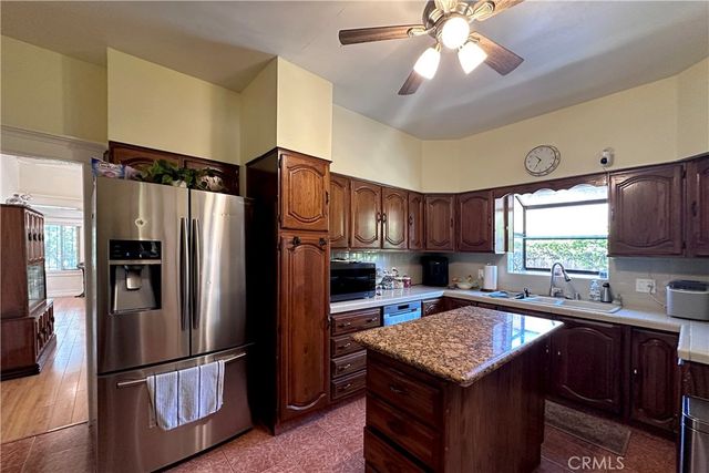 1558 N Kenmore, Los Angeles, CA 90027