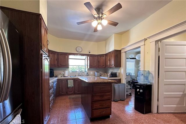 1558 N Kenmore, Los Angeles, CA 90027