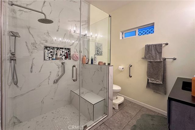 1558 N Kenmore, Los Angeles, CA 90027