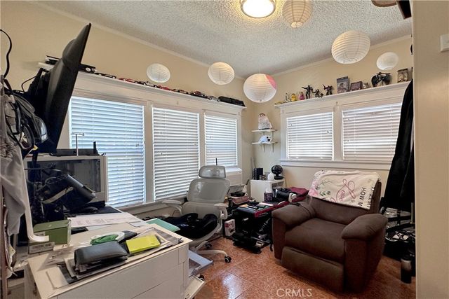 1558 N Kenmore, Los Angeles, CA 90027