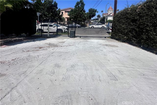 1558 N Kenmore, Los Angeles, CA 90027