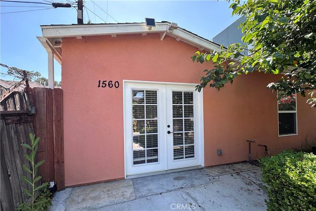 1558 N Kenmore, Los Angeles, CA 90027