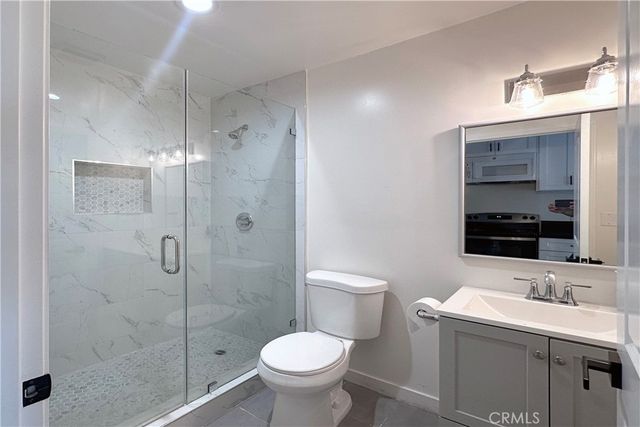 1558 N Kenmore, Los Angeles, CA 90027