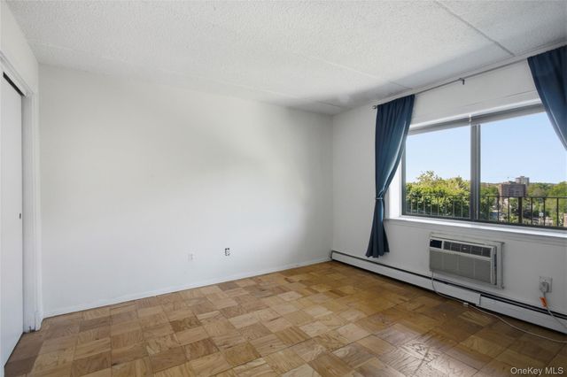 687 Bronx River Road 6C, Yonkers, NY 10704
