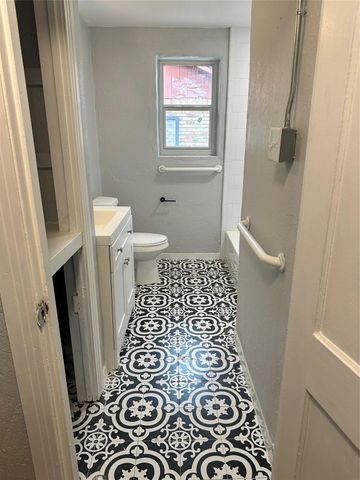 912 W Cleveland Street, Alvin, TX 77511