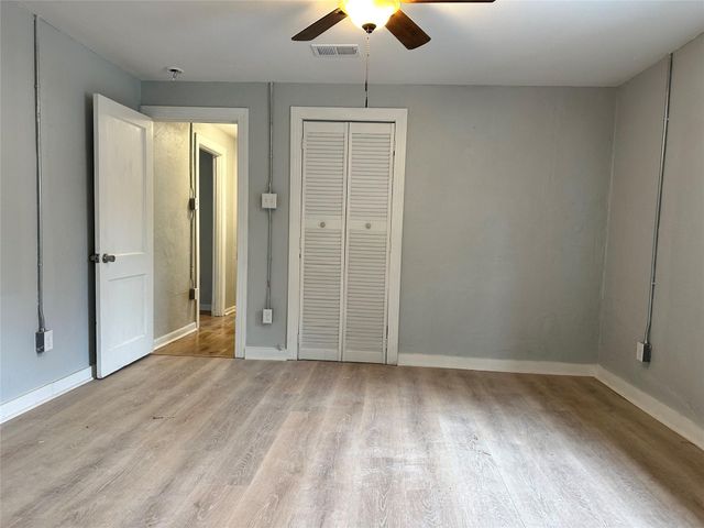 912 W Cleveland Street, Alvin, TX 77511