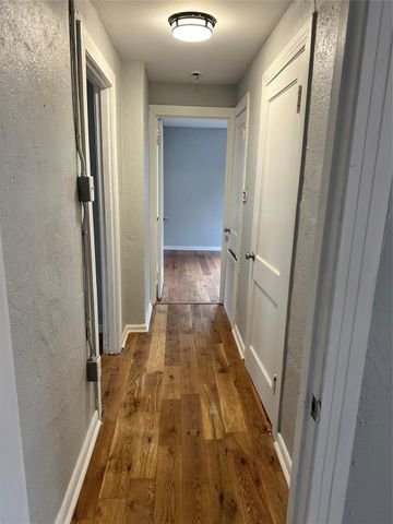 912 W Cleveland Street, Alvin, TX 77511