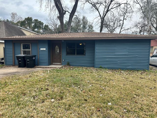 912 W Cleveland Street, Alvin, TX 77511