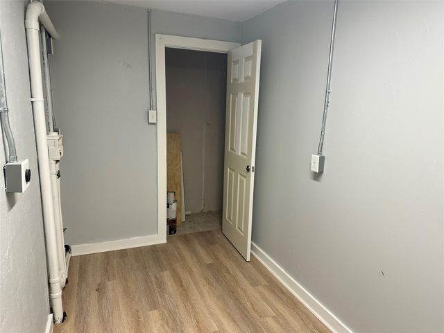 912 W Cleveland Street, Alvin, TX 77511