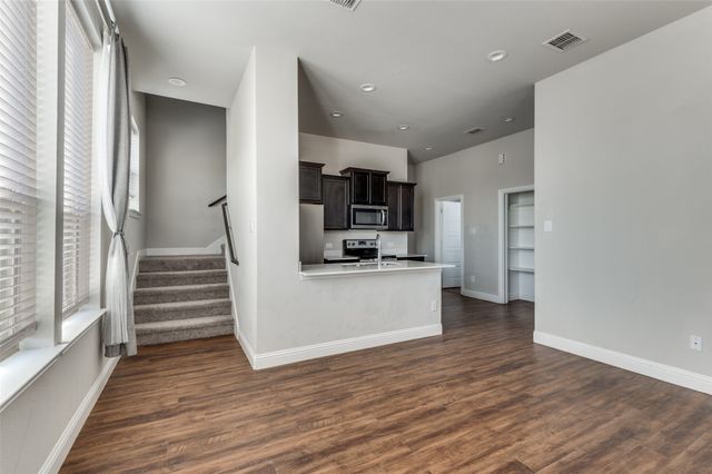 1900 Bel Air Drive, Arlington, TX 76010