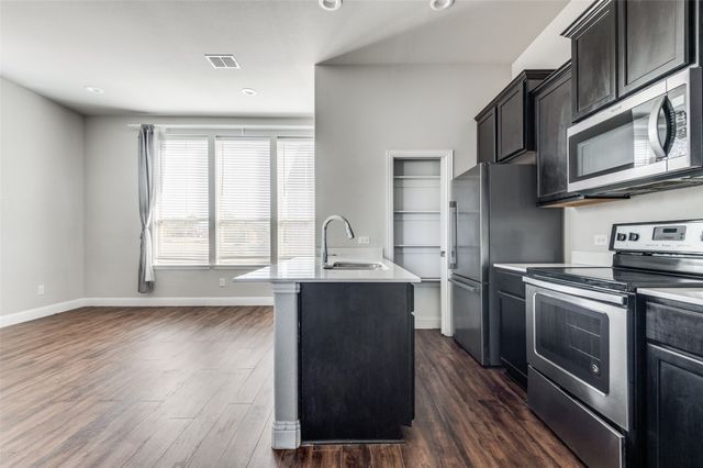 1900 Bel Air Drive, Arlington, TX 76010