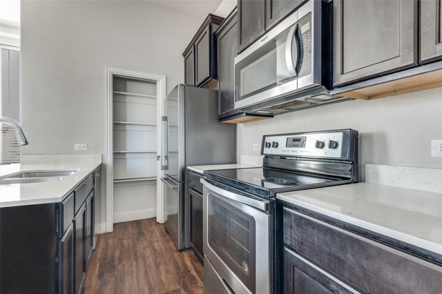 1900 Bel Air Drive, Arlington, TX 76010