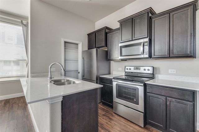 1900 Bel Air Drive, Arlington, TX 76010