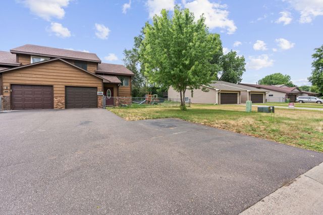 1330 107th Avenue NW, Coon Rapids, MN 55433