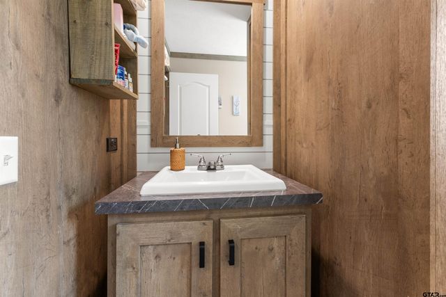 10165 County Road 1111, Tyler, TX 75704