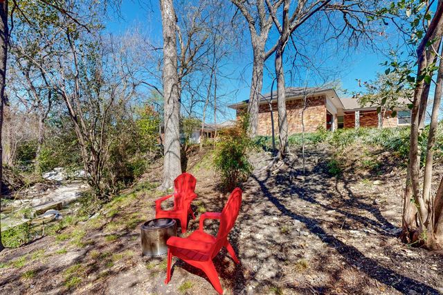 2120 Healey Drive, Dallas, TX 75228