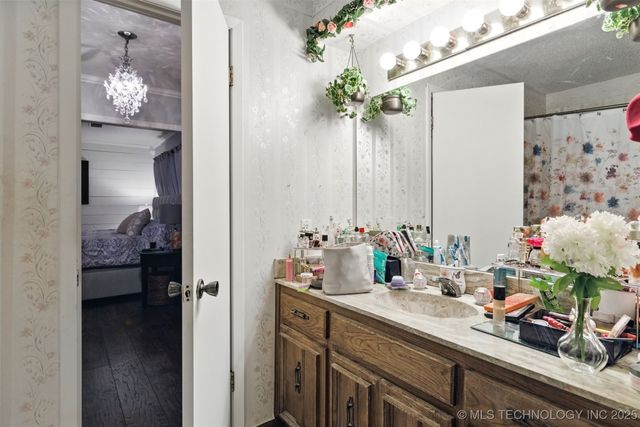 5616 Stonecreek, Durant, OK 74701