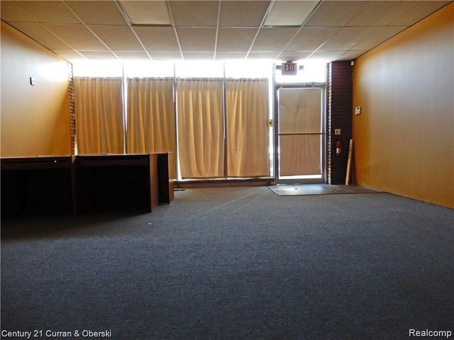 2720 S Newburgh Road, Westland, MI 48186