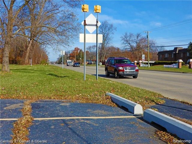 2720 S Newburgh Road, Westland, MI 48186