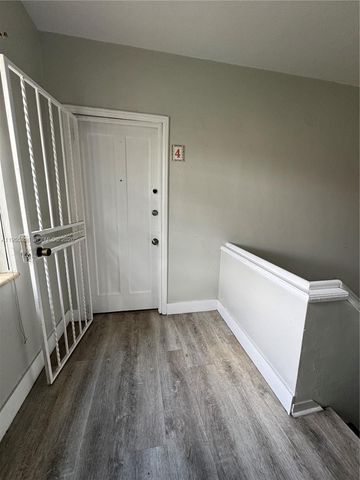 1431 SW 37th Ave 4, Miami, FL 33145