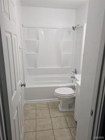 11009 Ivan Avenue, St Ann, MO 63074