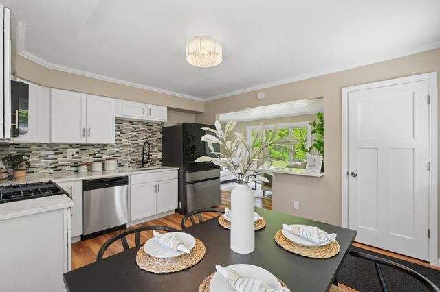 761 Bartelmy Lane N, Maplewood, MN 55119